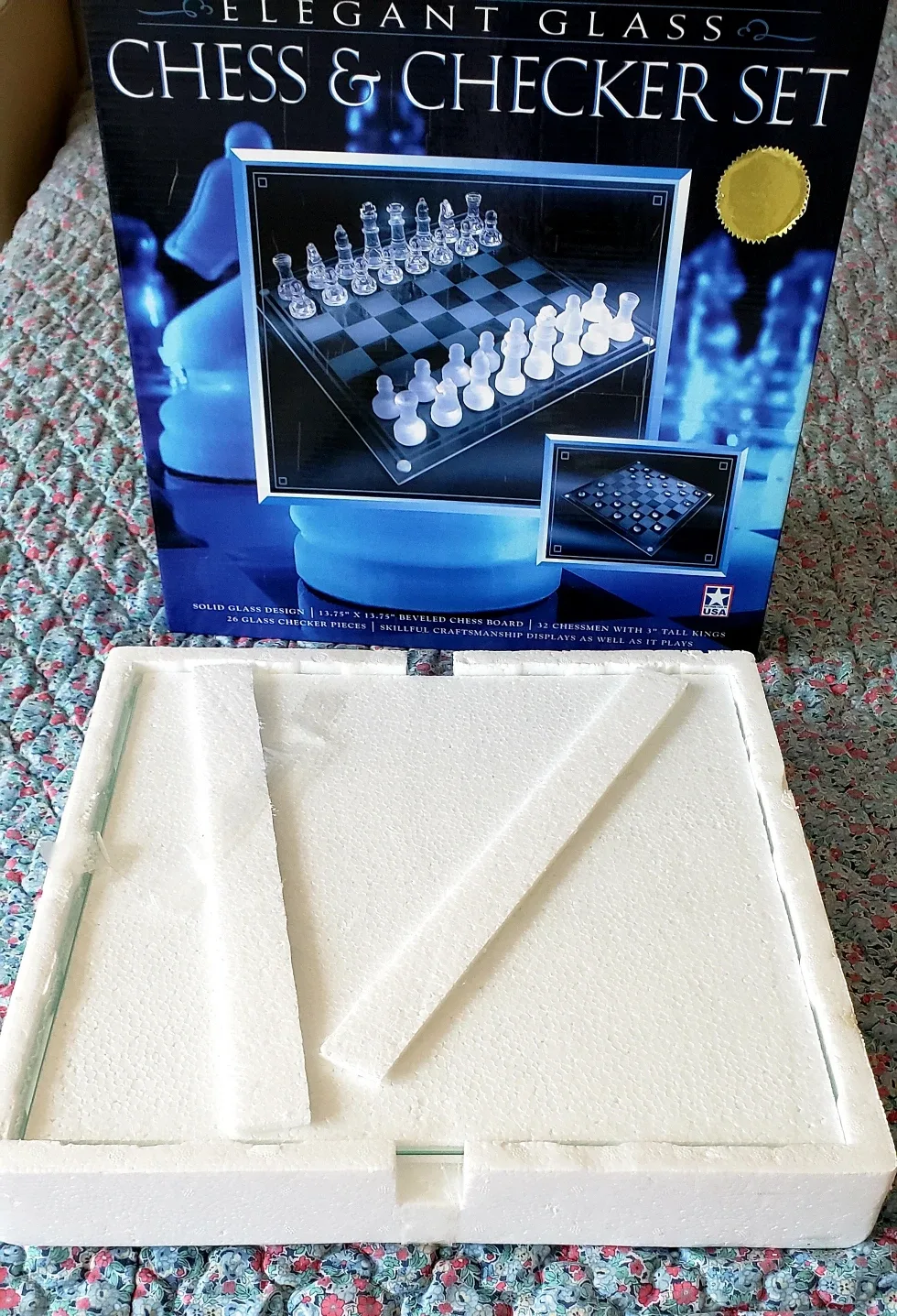 Limited Edition Elegant Glass Chess & Checker Set image indicator(2)