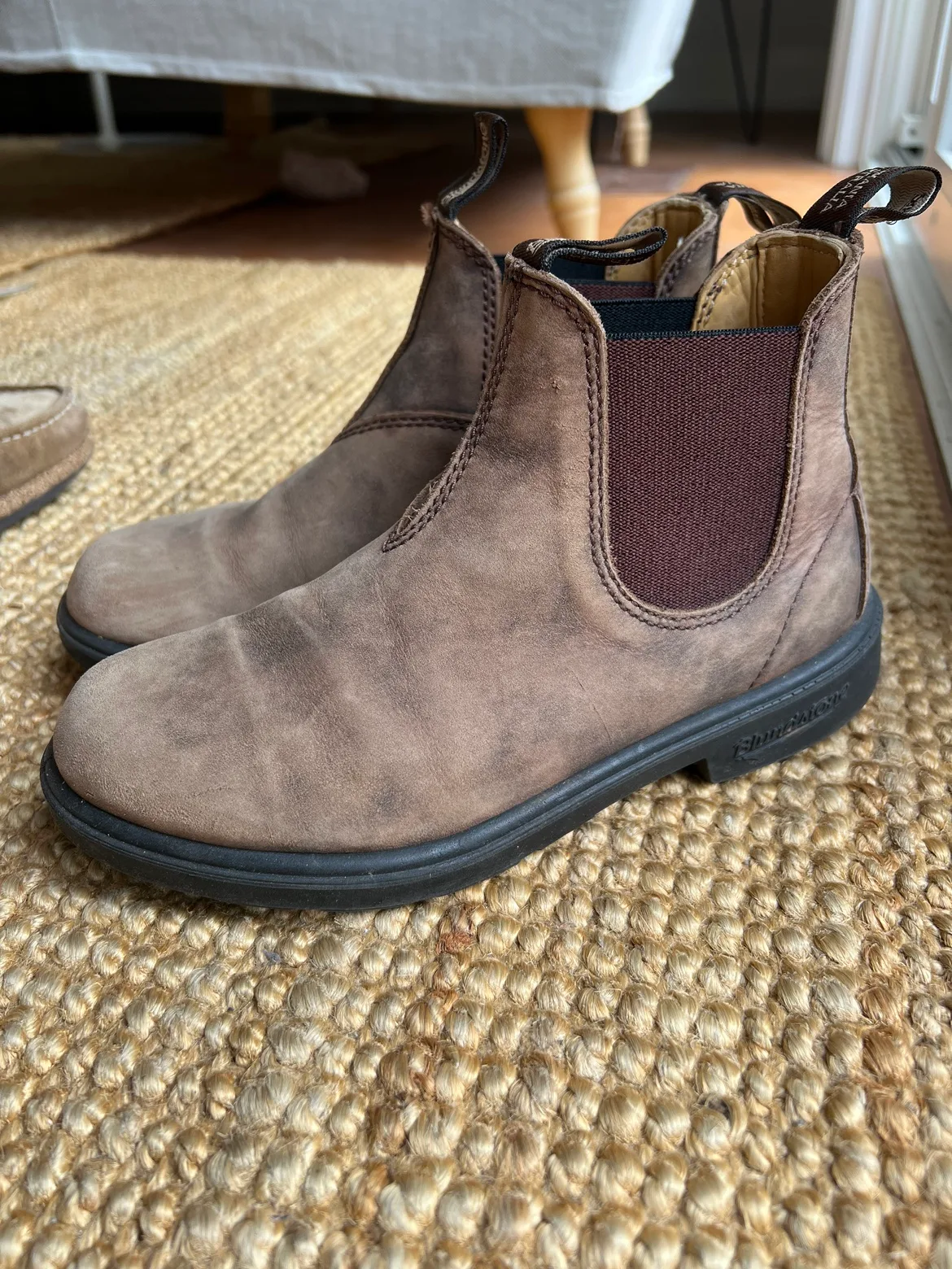 Blundstone Chelsea Boots size Aus 3 image indicator(2)