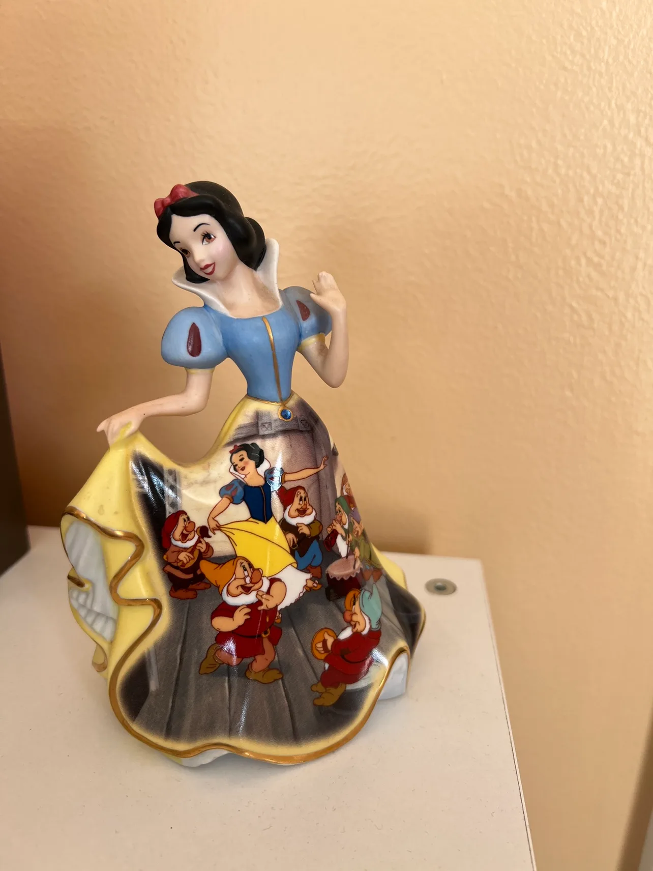Disney princess porcelain bells, Snow White thumbnail