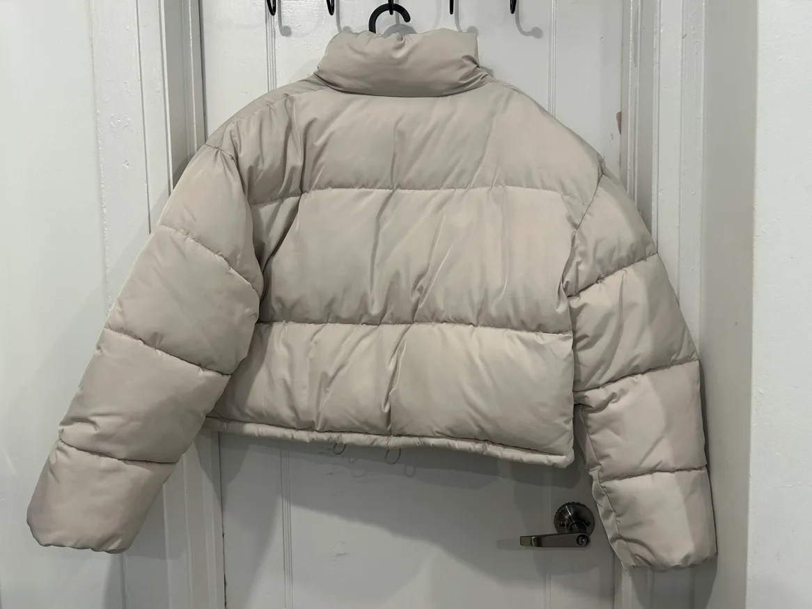 H&M Crop Puffer Jacket image indicator(2)