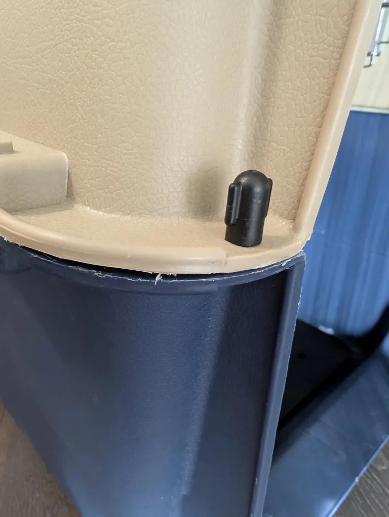 Pet carrier with wheels / crate / kennel image indicator(6)