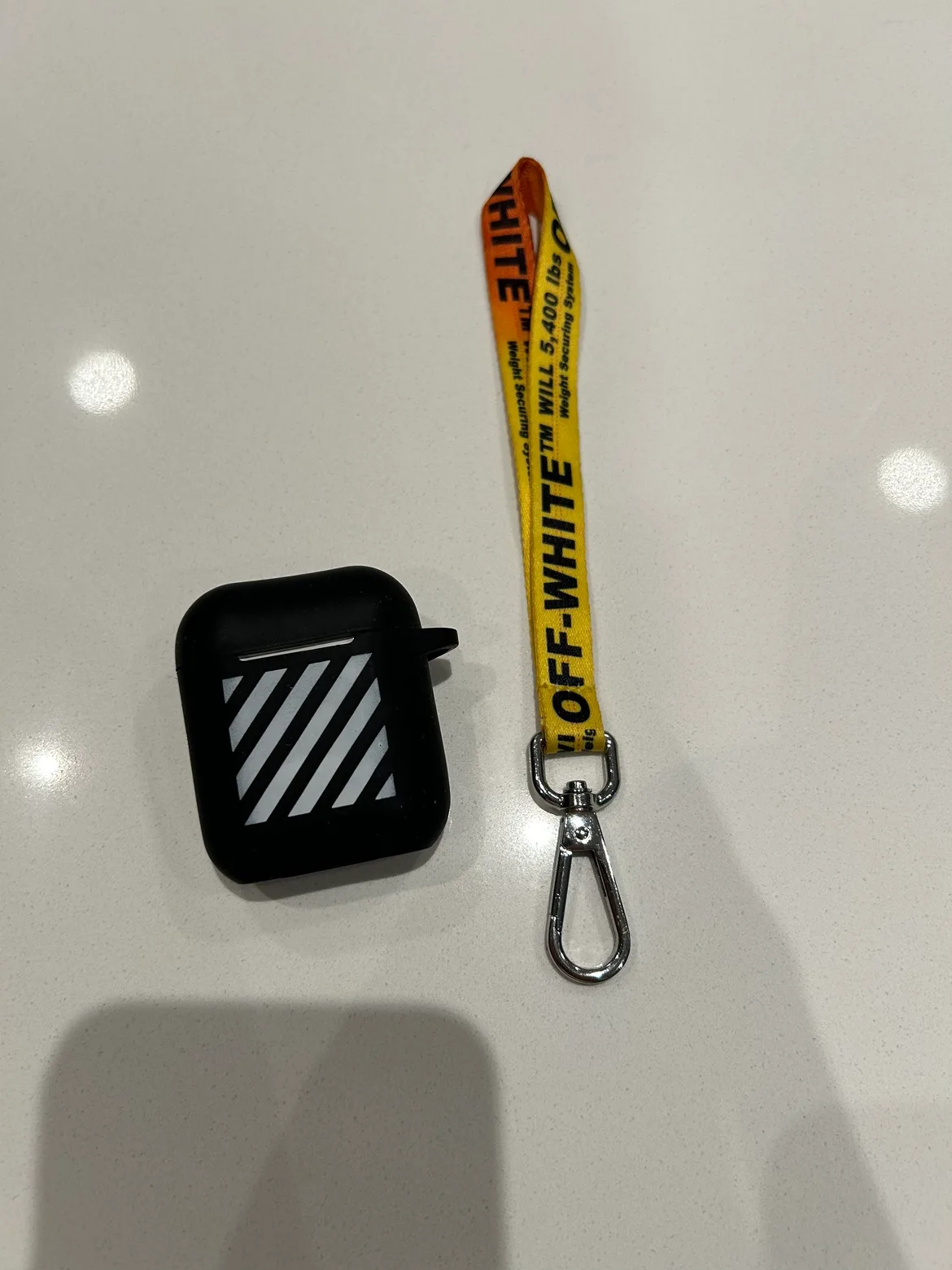 Off-White Airpods 2 Case image indicator(7)