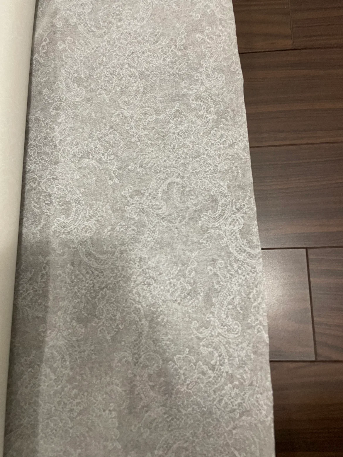 White Embossed Aisle Runner image indicator(2)