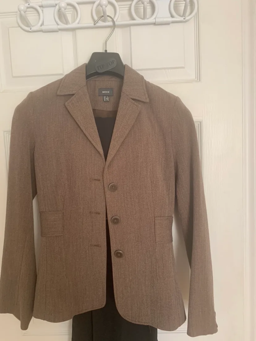 Beautiful Jackets & Skirt 🥕🥕🥕🥕 image indicator(5)