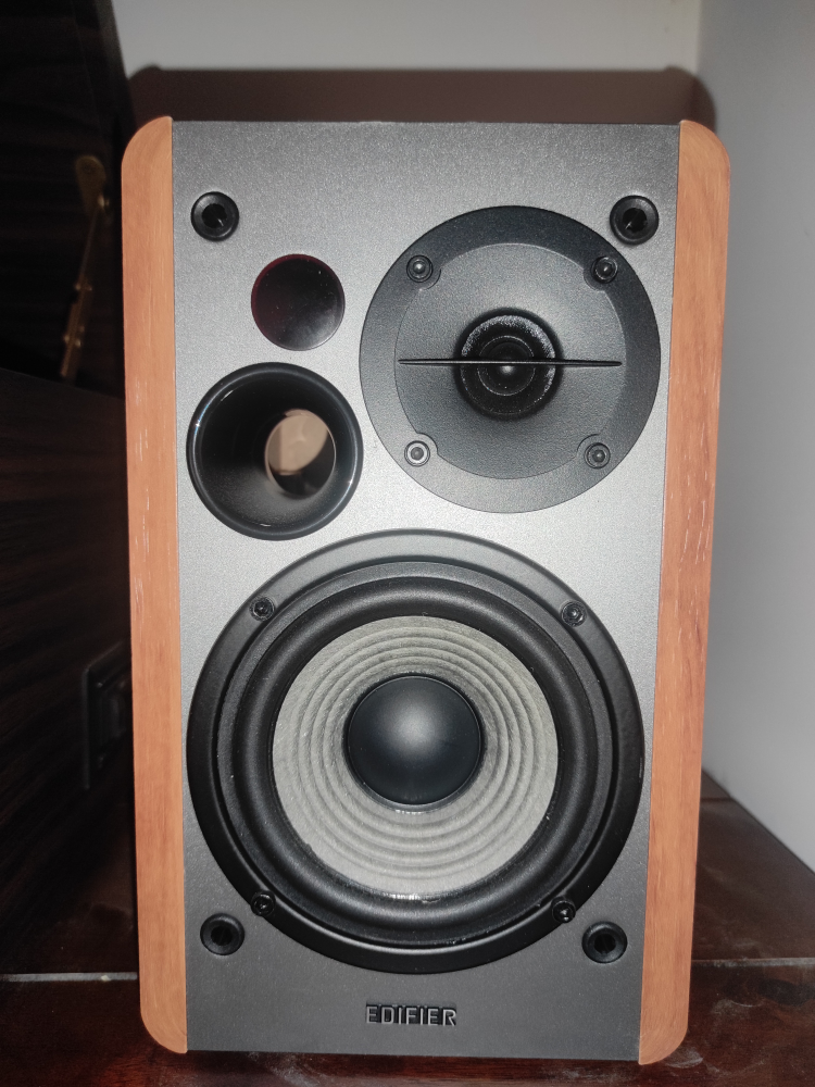 Edifier R1280T: 2.0 Powered Bookshelf Speakers - photo 4