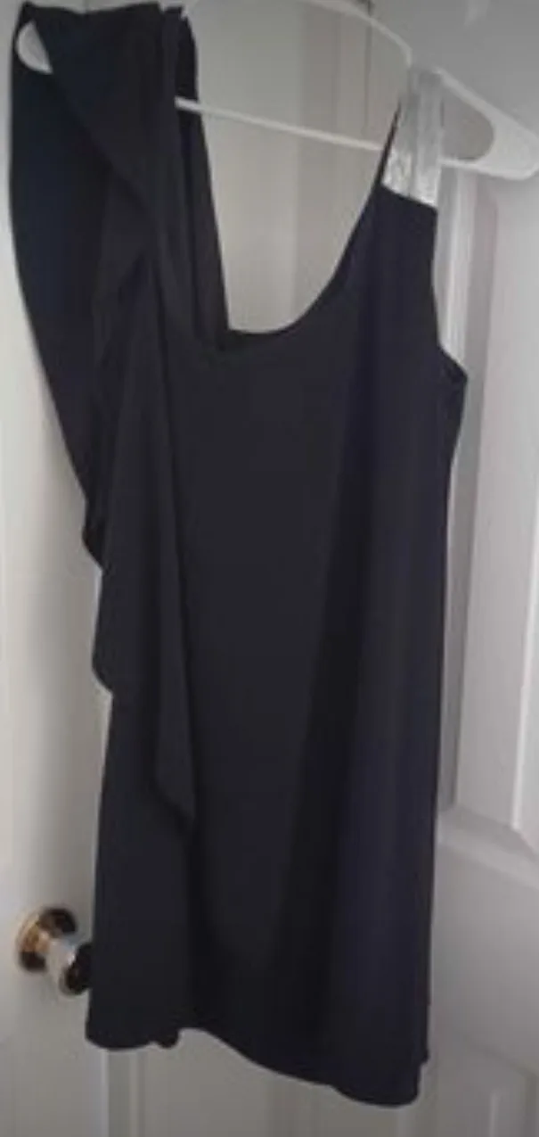 Black One-Shoulder Dress image indicator(2)