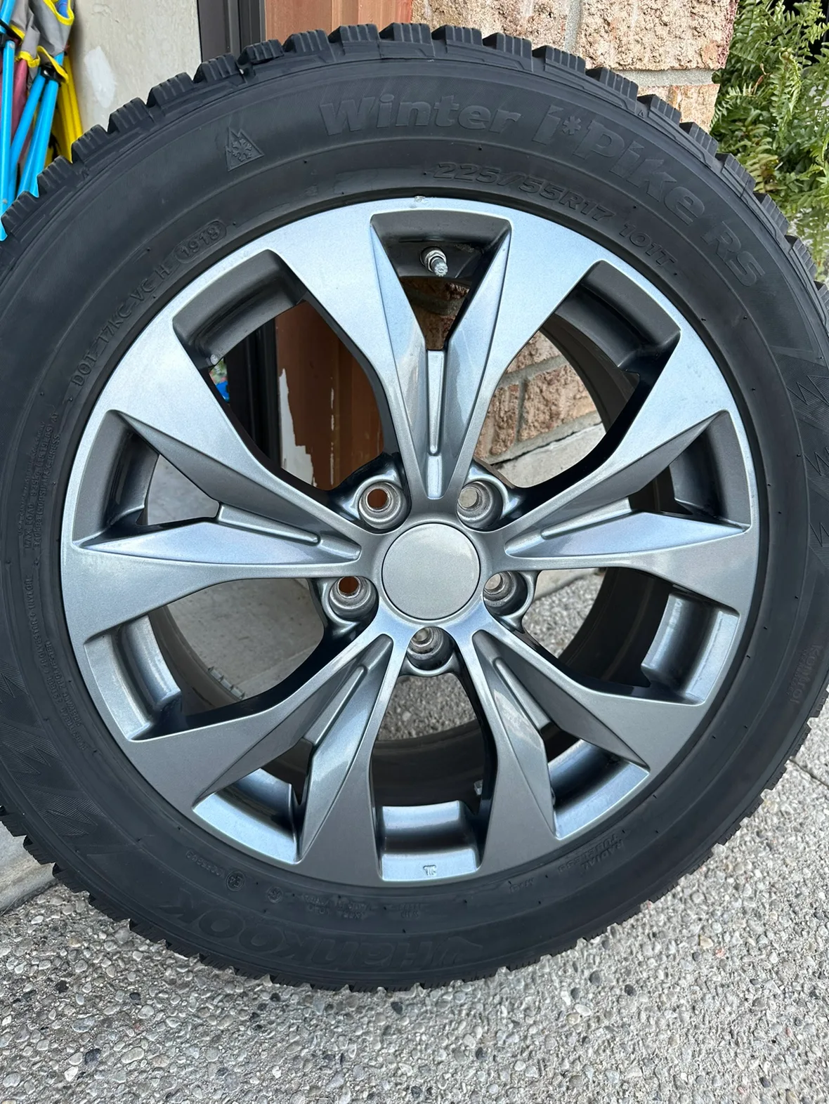 Set of 4 Winter Tires and Rims image indicator(5)