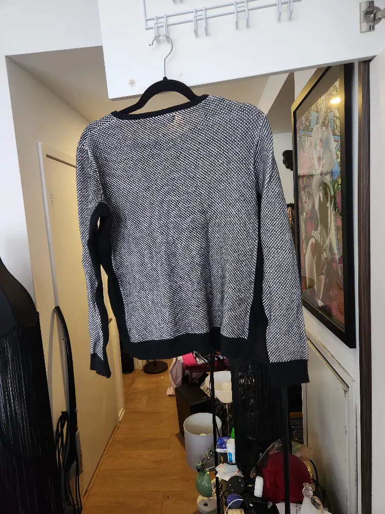 Calvin Klein Black and White Sweater image indicator(3)