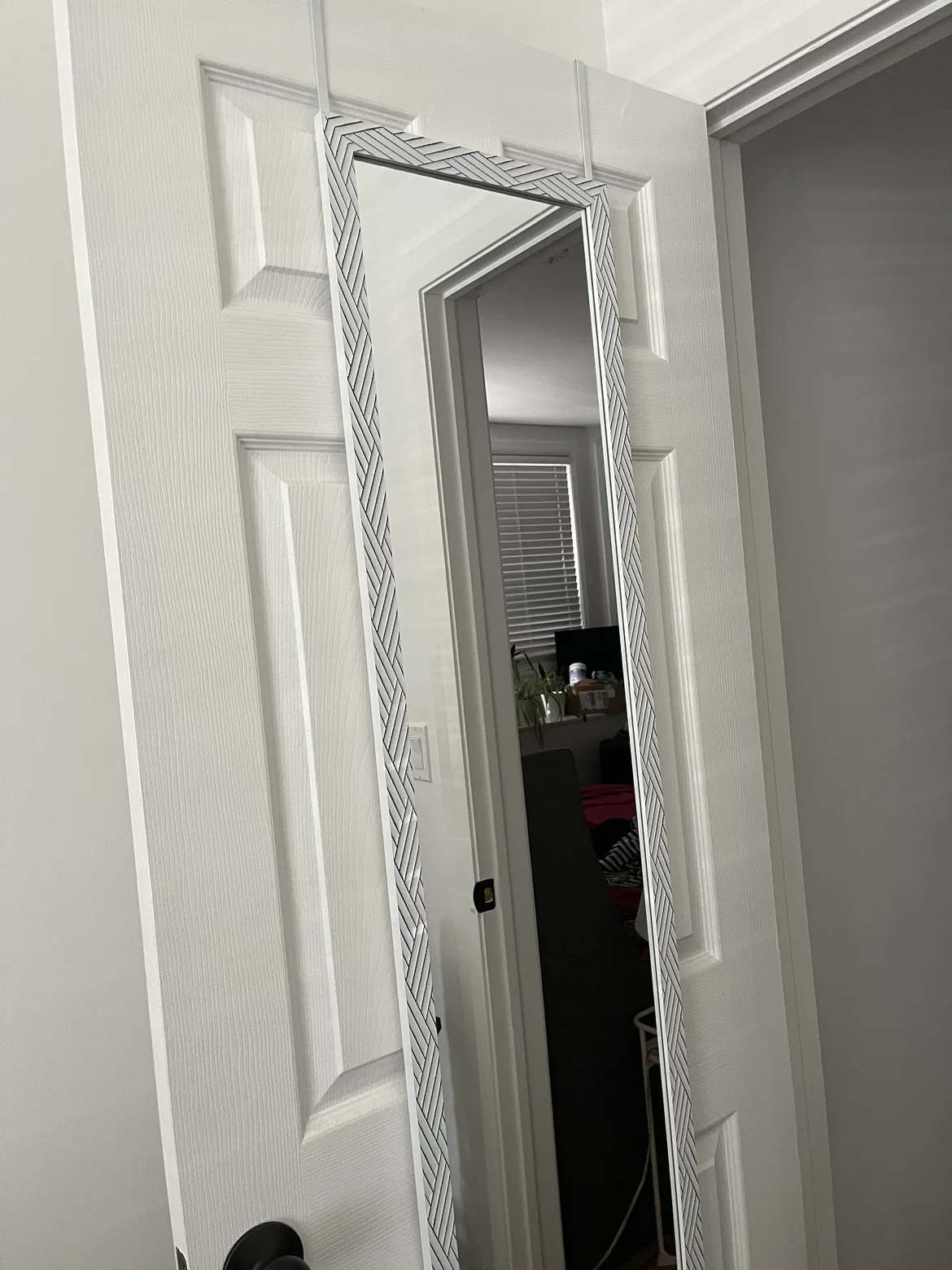 Hanging mirror thumbnail