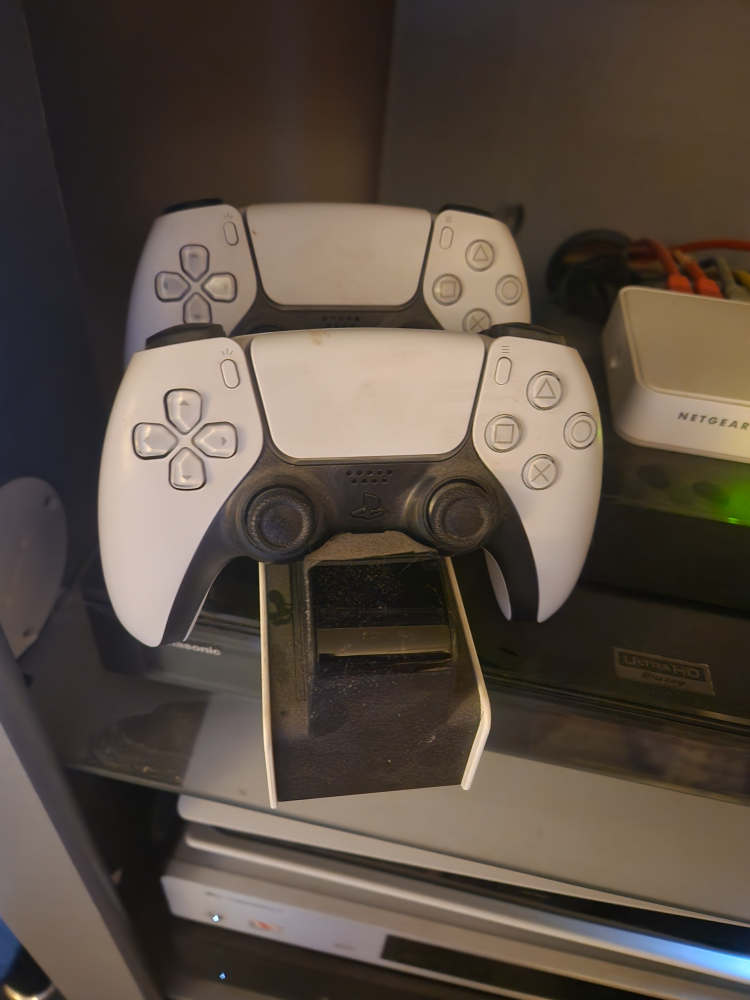 PlayStation 5 Console with 2 Controllers - photo 3