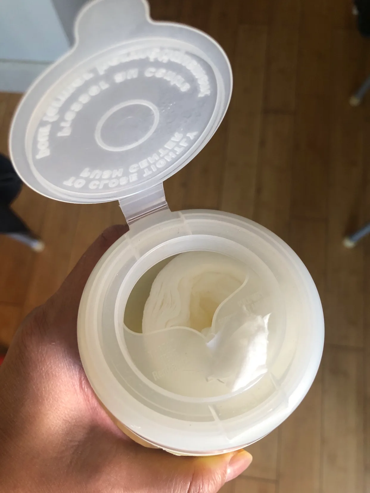 Lysol Disinfecting Wipes, Citrus, 35 Count image indicator(3)