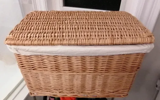 Wicker Storage Basket with Lid and Handles thumbnail