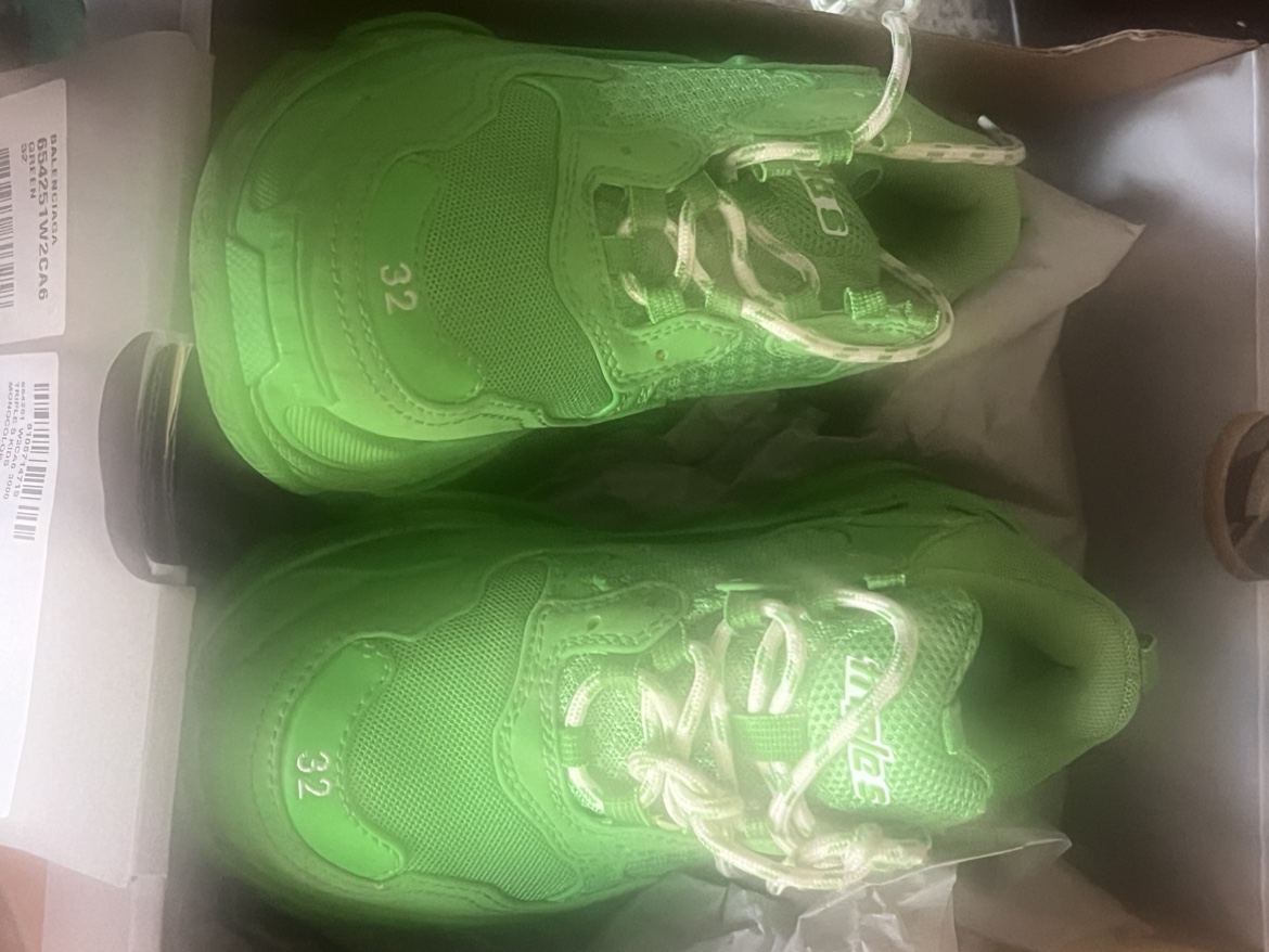 Authentic used green Balenciaga euro 32 ( size US  1 - photo 5