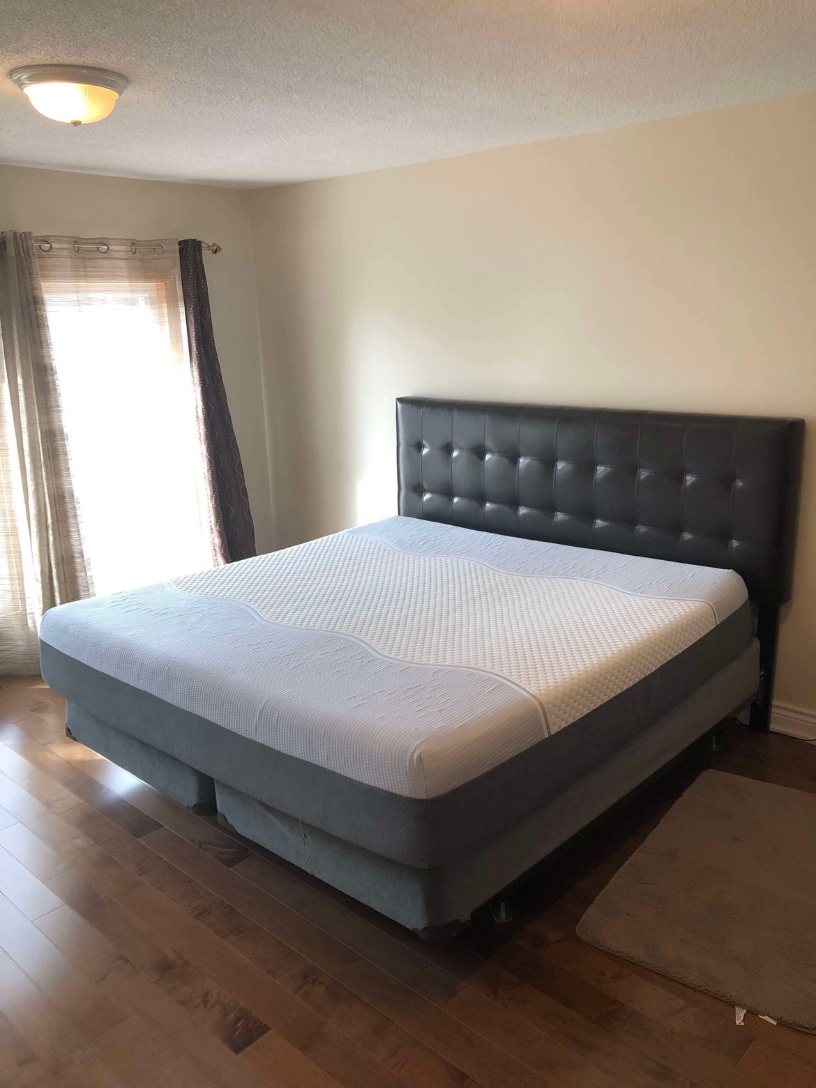 Sealy Posturepedic ProGel Mattress with king bed - photo 2