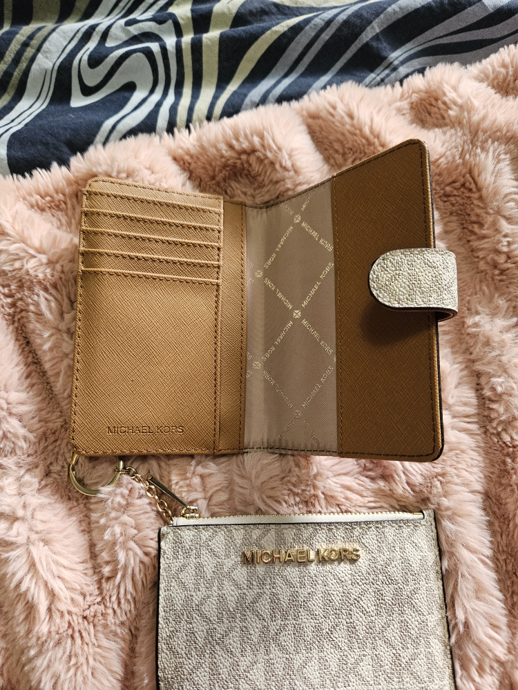 Michael Kors Passport Wallet and card holder Set - photo 2