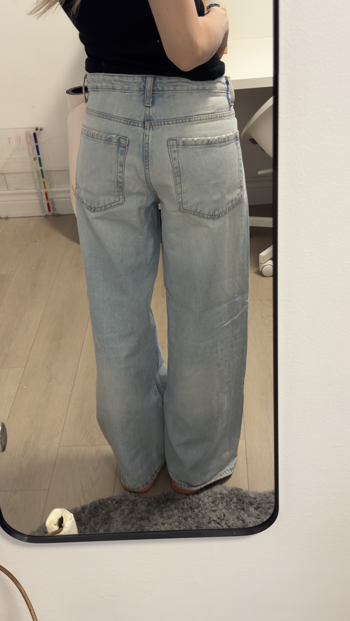 Light Wash Jeans - photo 3
