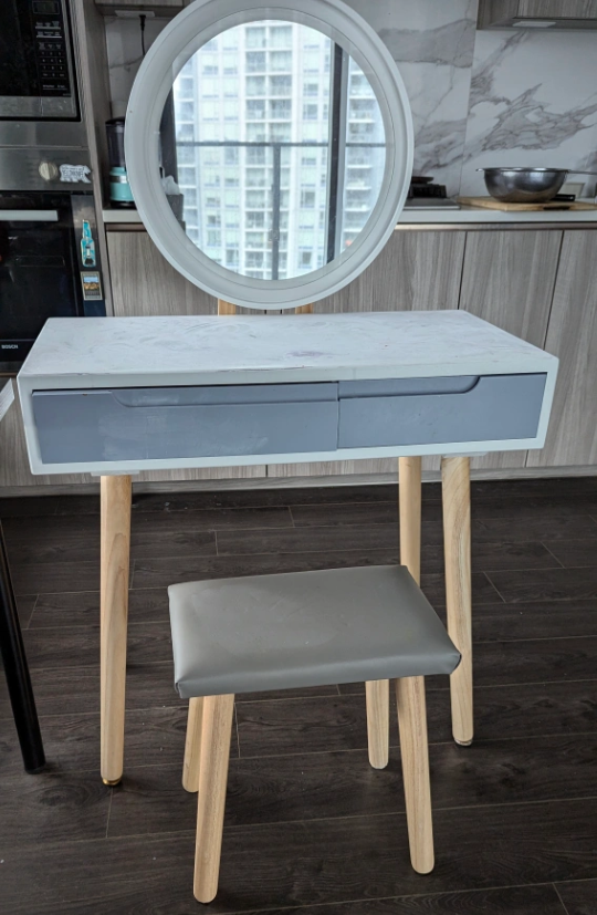 Vanity Table Set with Mirror and Cushioned Stool - photo 3