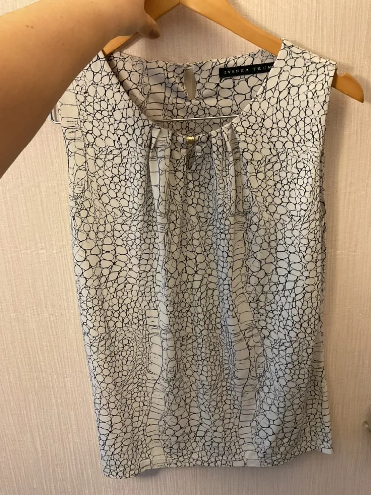 #Freecycle White stretchy shirt thumbnail