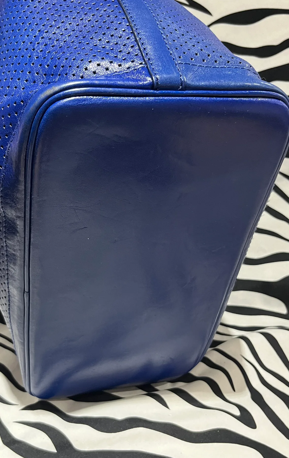 Michael Kors Blue Tote Bag image indicator(4)