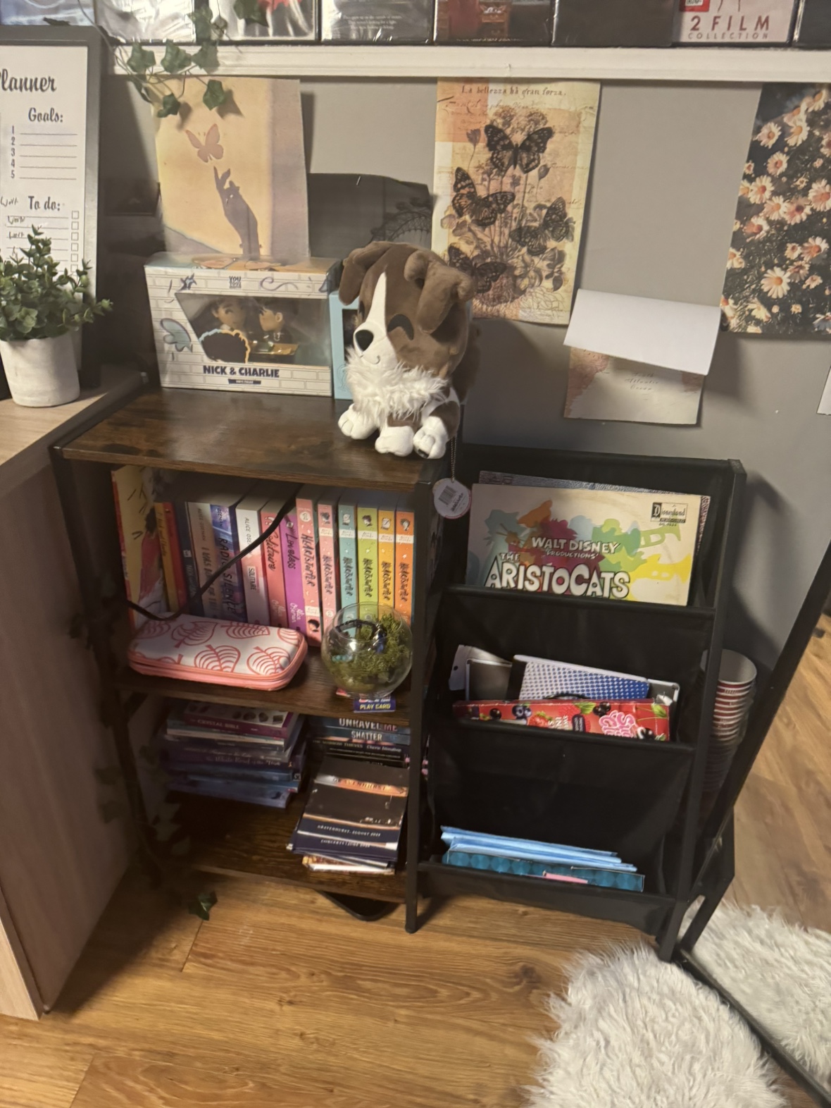 Record Player Stand - photo 2