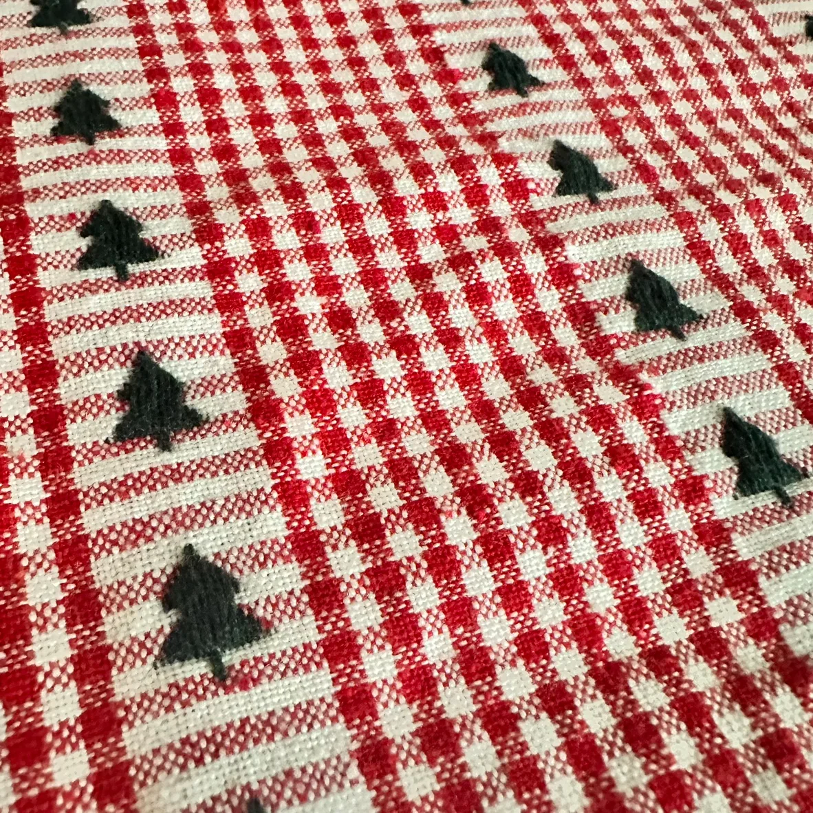 Vintage Red and White Gingham round table with Christmas trees