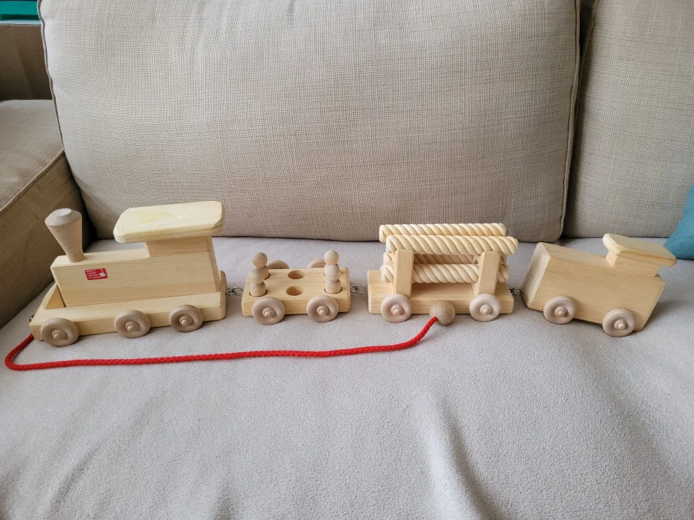 Wooden train playset image indicator(3)