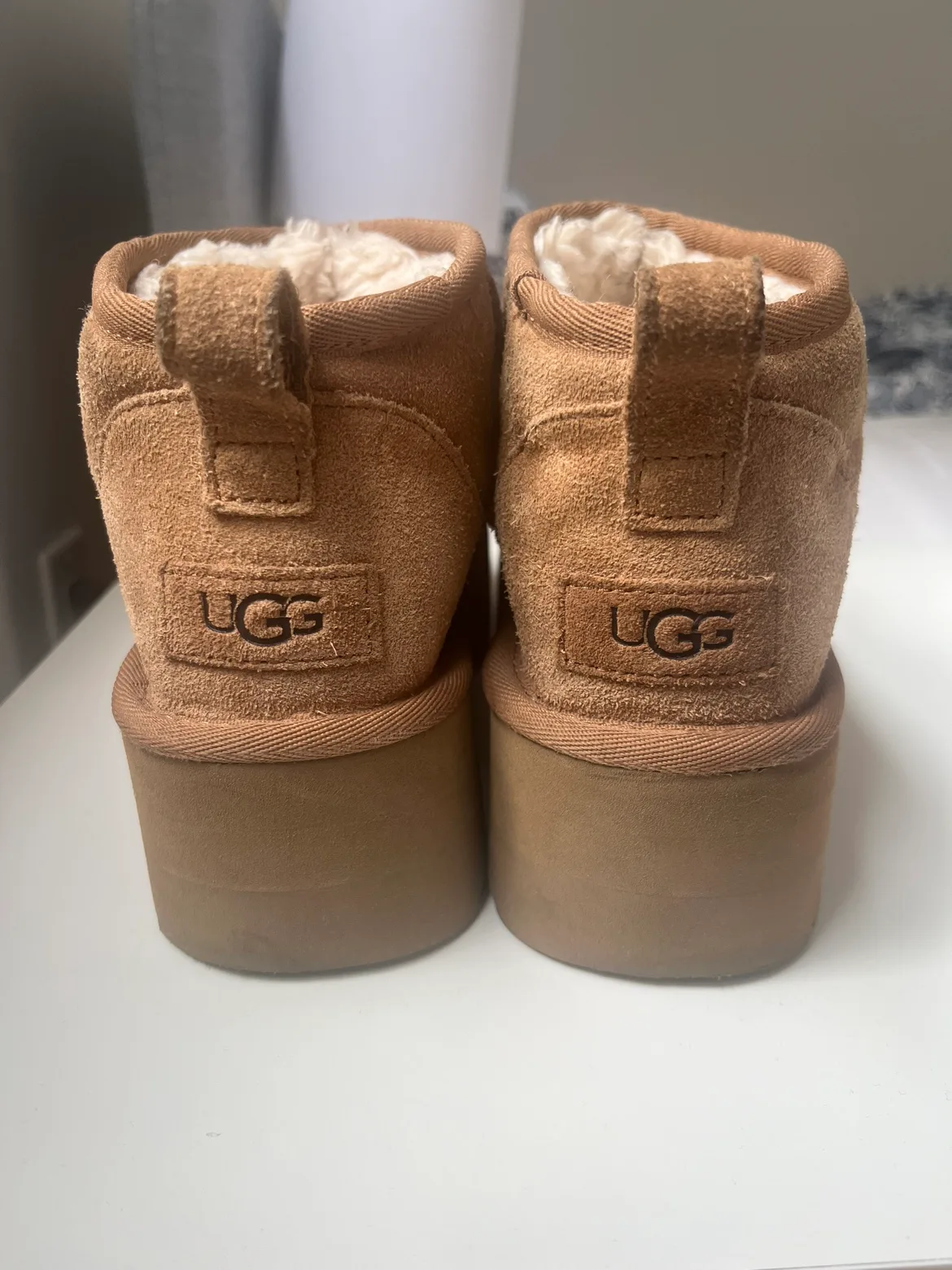 Classic Ultra Mini Platform Uggs image indicator(4)