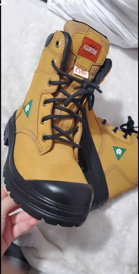 Steel toe boots mint condition, size 6.0 image indicator(4)