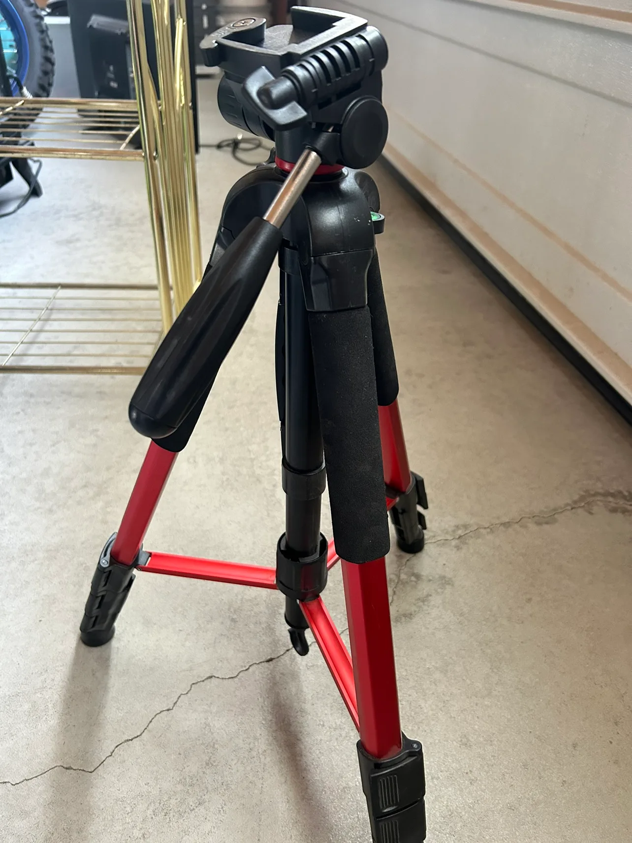 Camera Tripod thumbnail