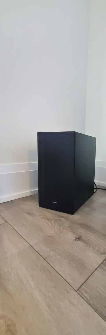 Samsung 55" QLED 4K Q80C and Soundbar with Subwoofer - photo 3