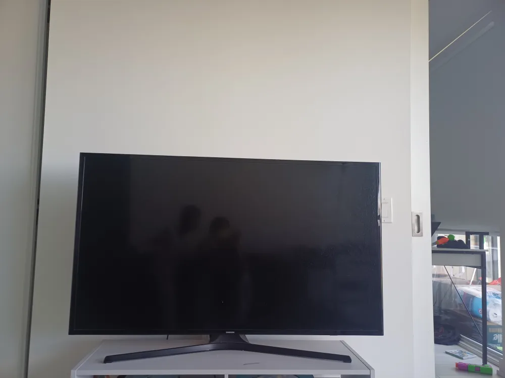 Samsung smart TV 50 inch thumbnail