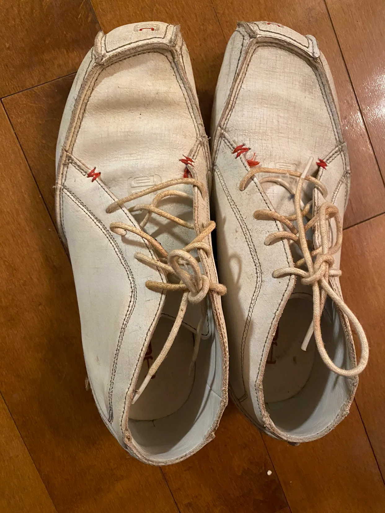HUE White Leather Shoes thumbnail
