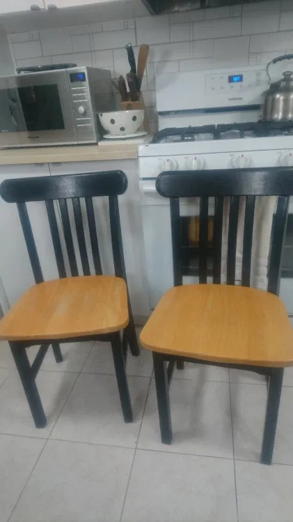 Set of 2 Wood Chairs thumbnail