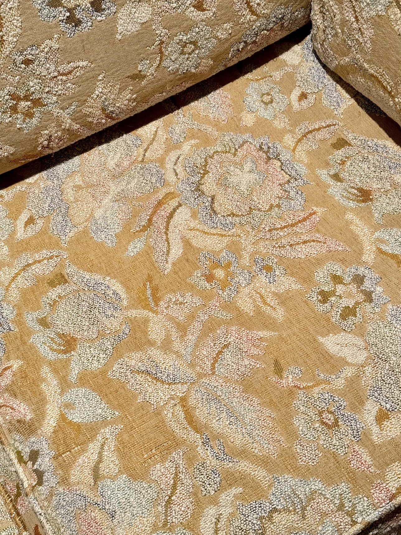 Floral Couch - photo 2