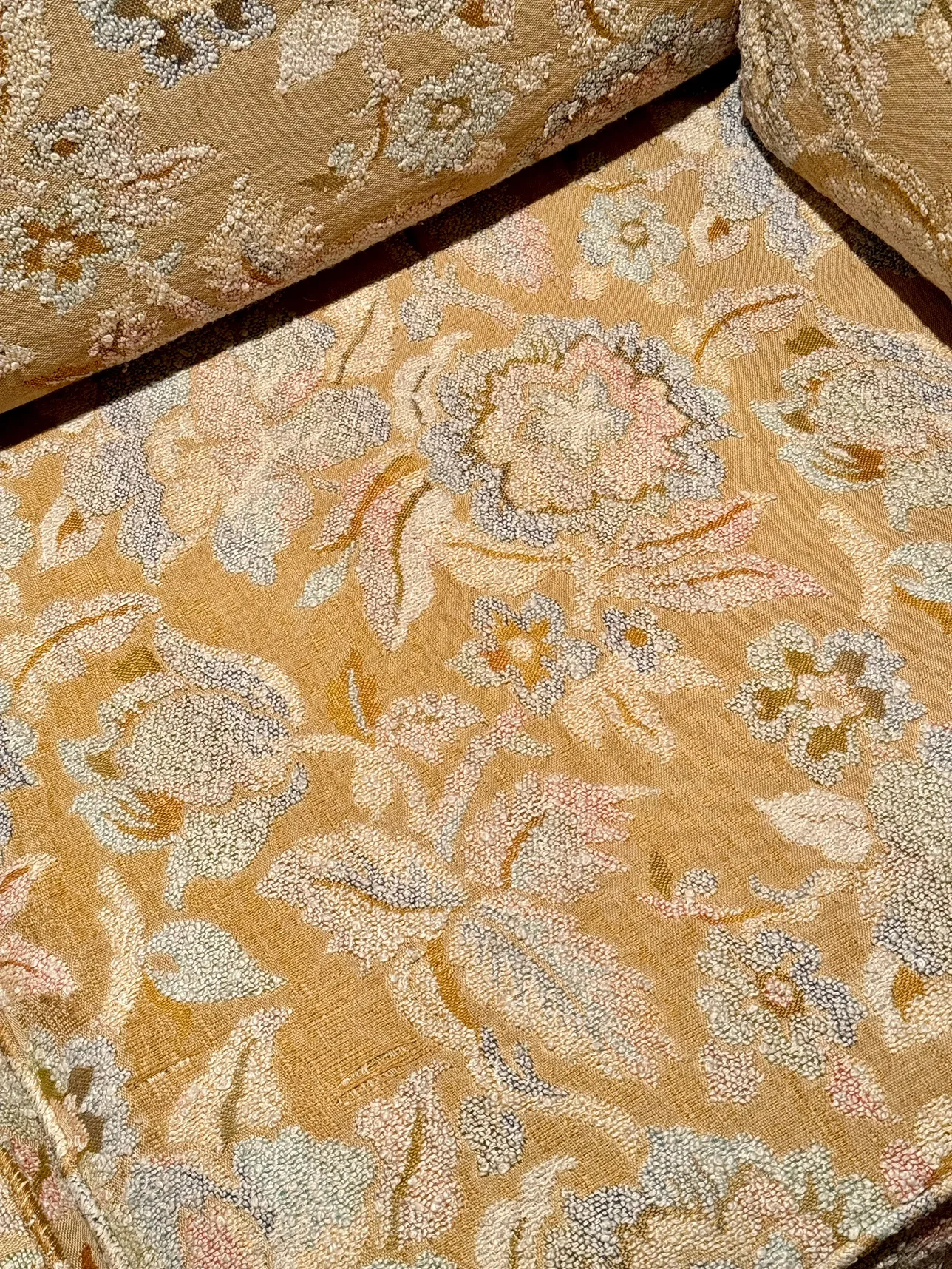 Floral Couch image indicator(2)