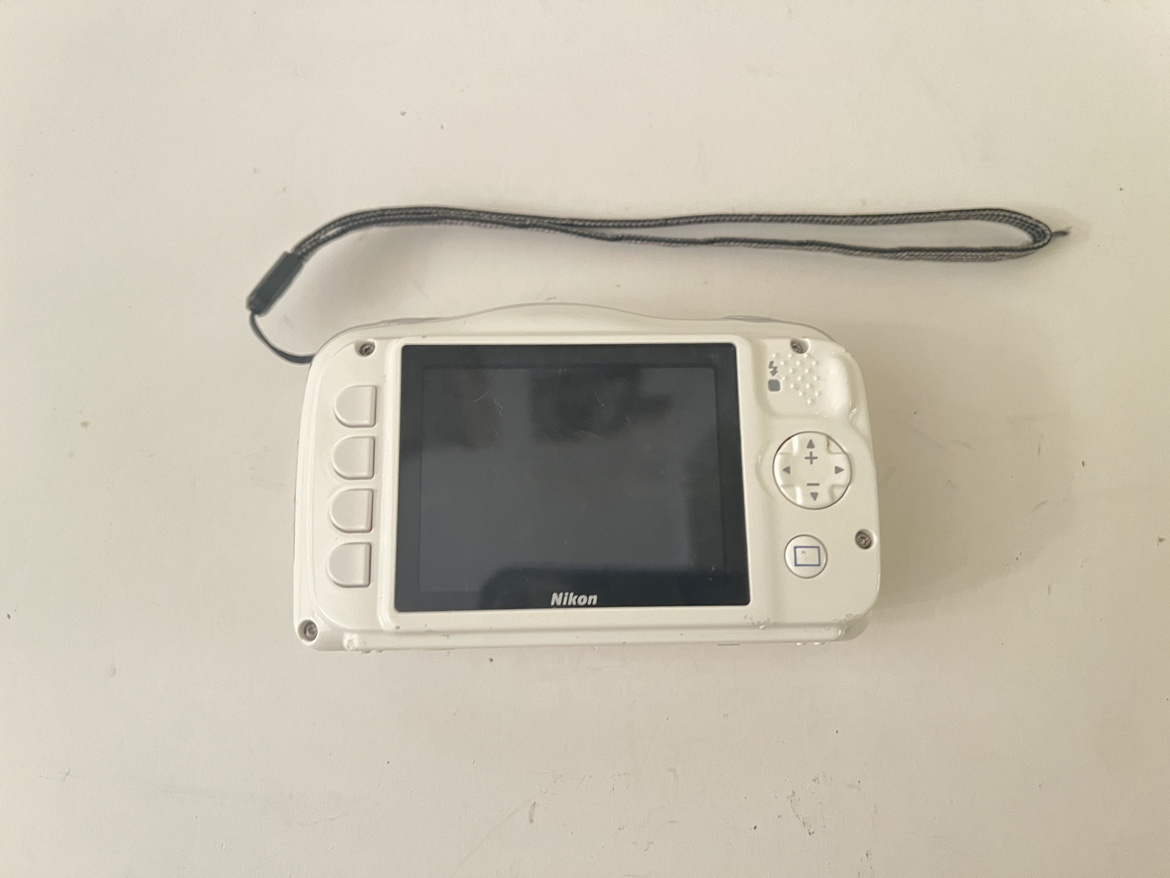 Nikon Coolpix S33 Waterproof Camera - 13.2 MP - photo 3
