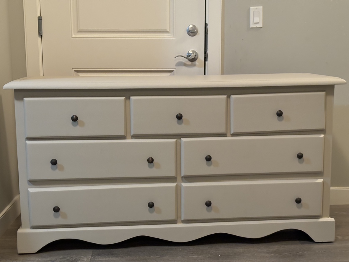 Dresser with 7 Drawers