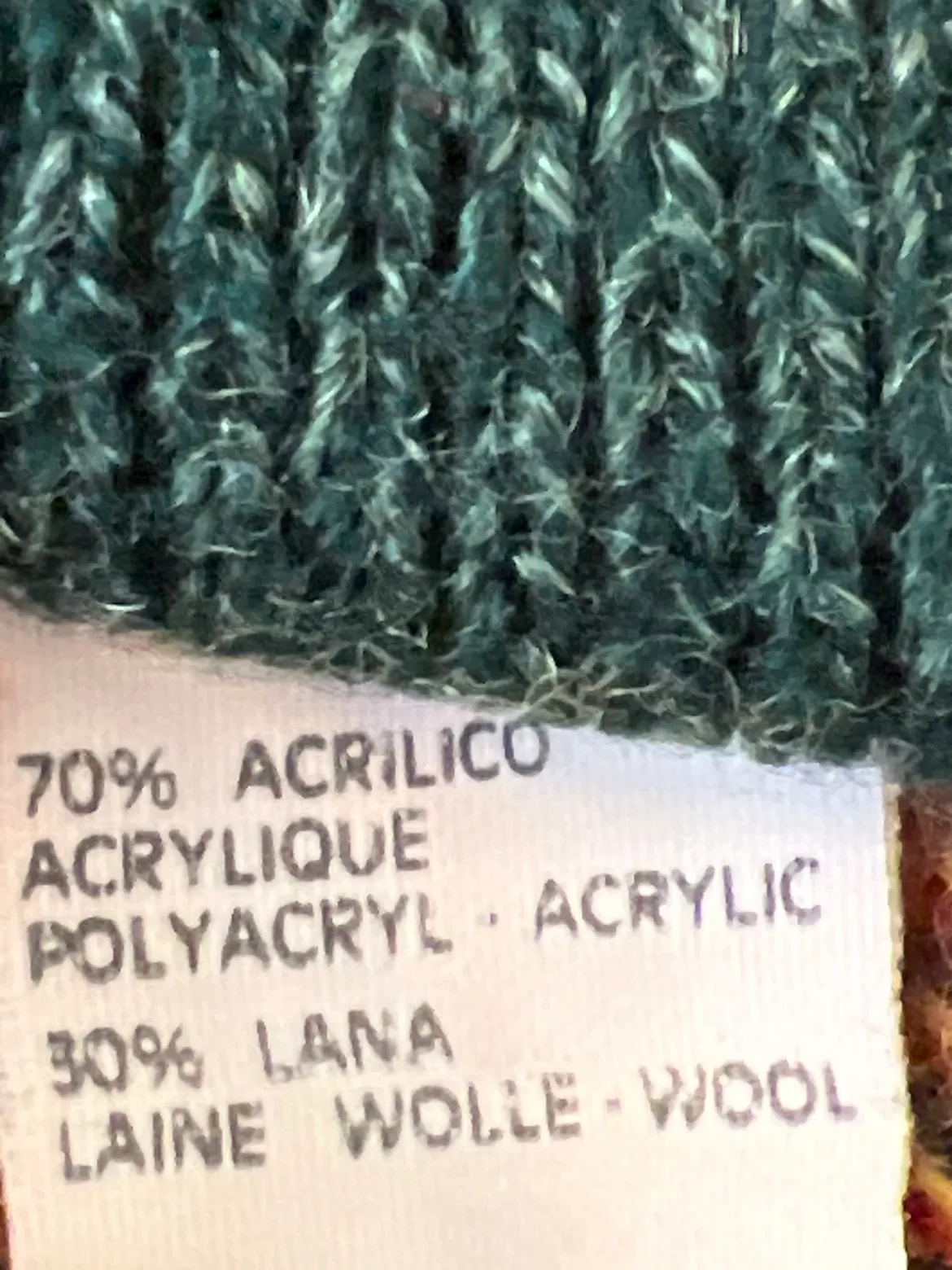 🇬🇧 Vintage Green, Red, and Yellow Geometric Sweater image indicator(3)