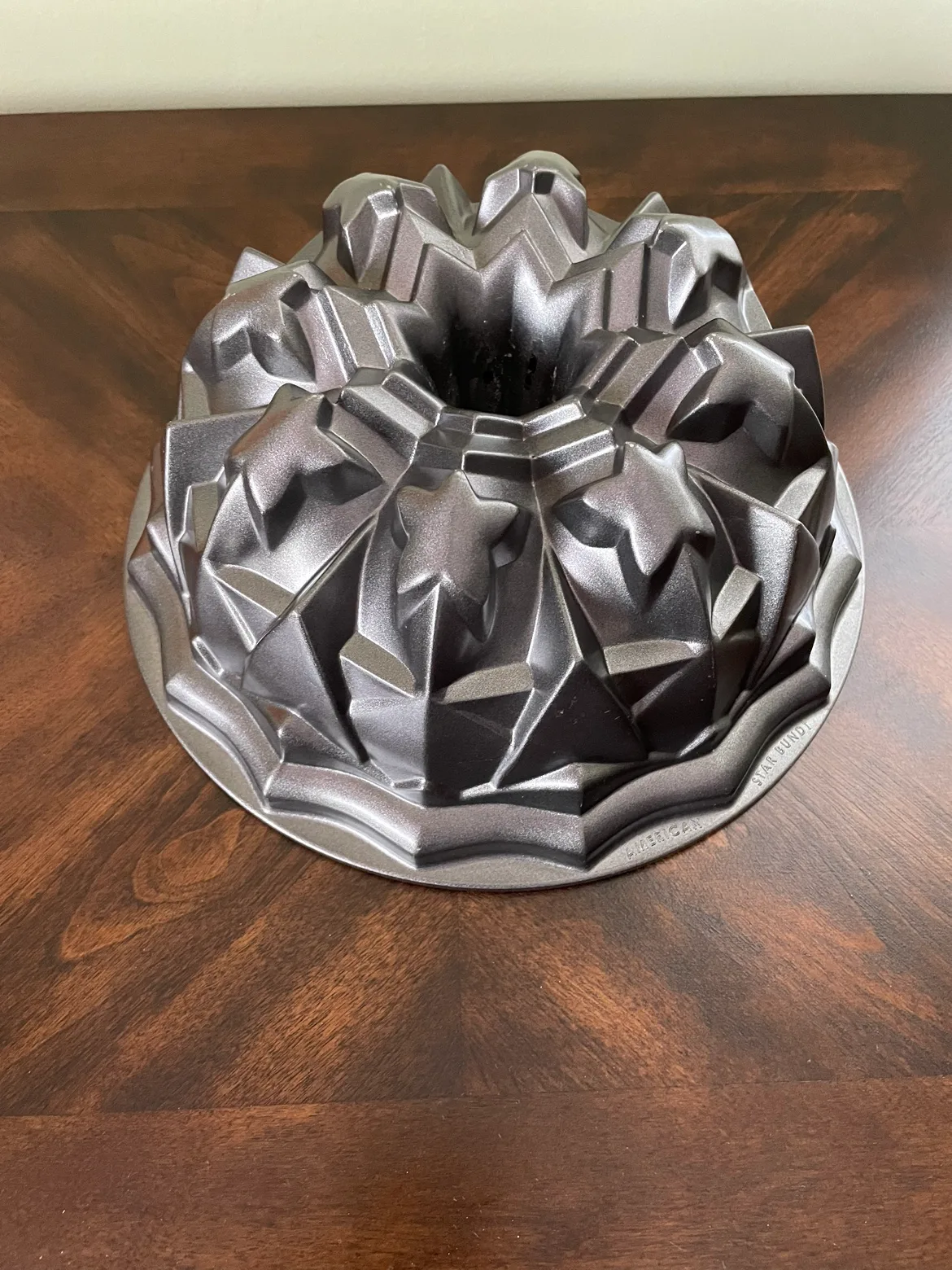 Nordic Ware Star Bundt Cake Pan thumbnail