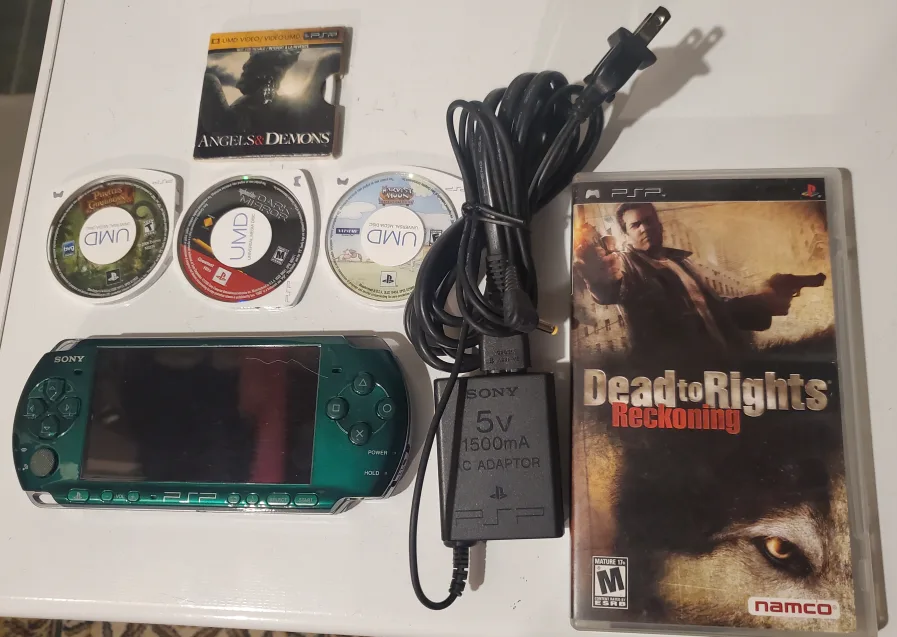 LIMITED EDITION METAL GEAR SOLID GREEN PSP LOT thumbnail