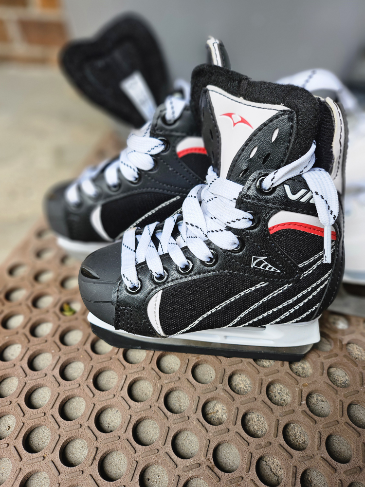Vico Kids Ice Skates Size Y10 - photo 3