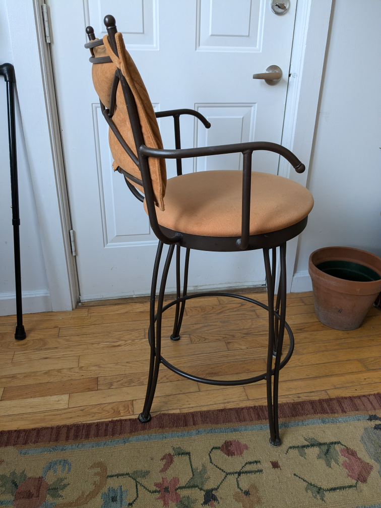 Swivel Bar Stools - photo 3
