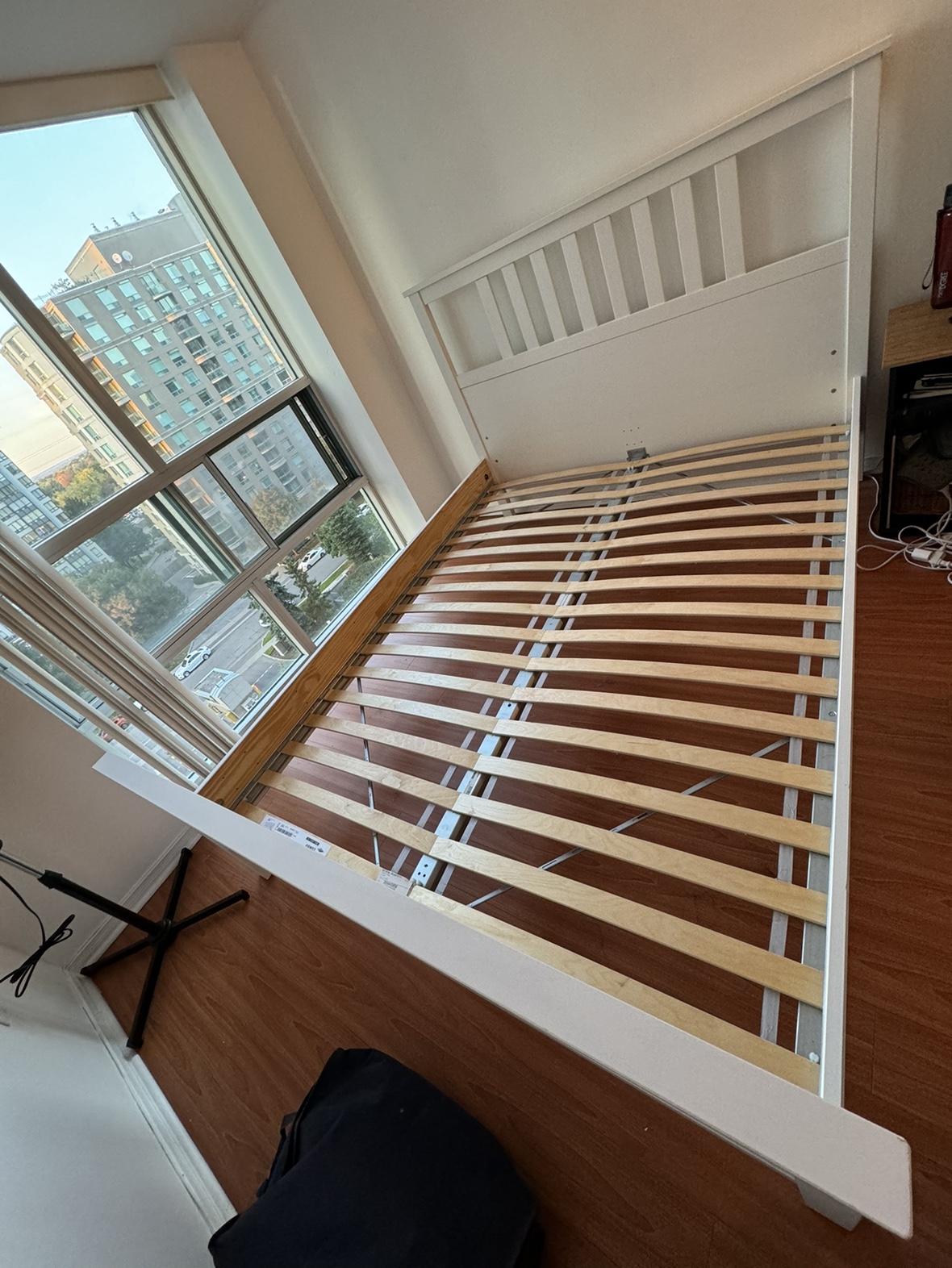 Ikea Hemnes Bed Frame - Great condition- Que vs en size