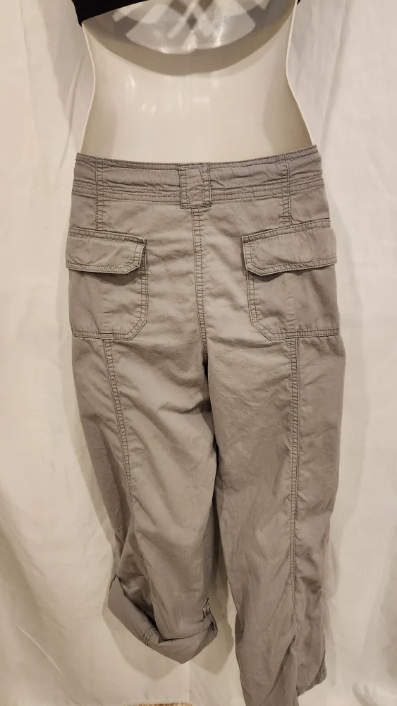 Joe Fresh Women's Size 10 Grey Cargo Pants image indicator(4)