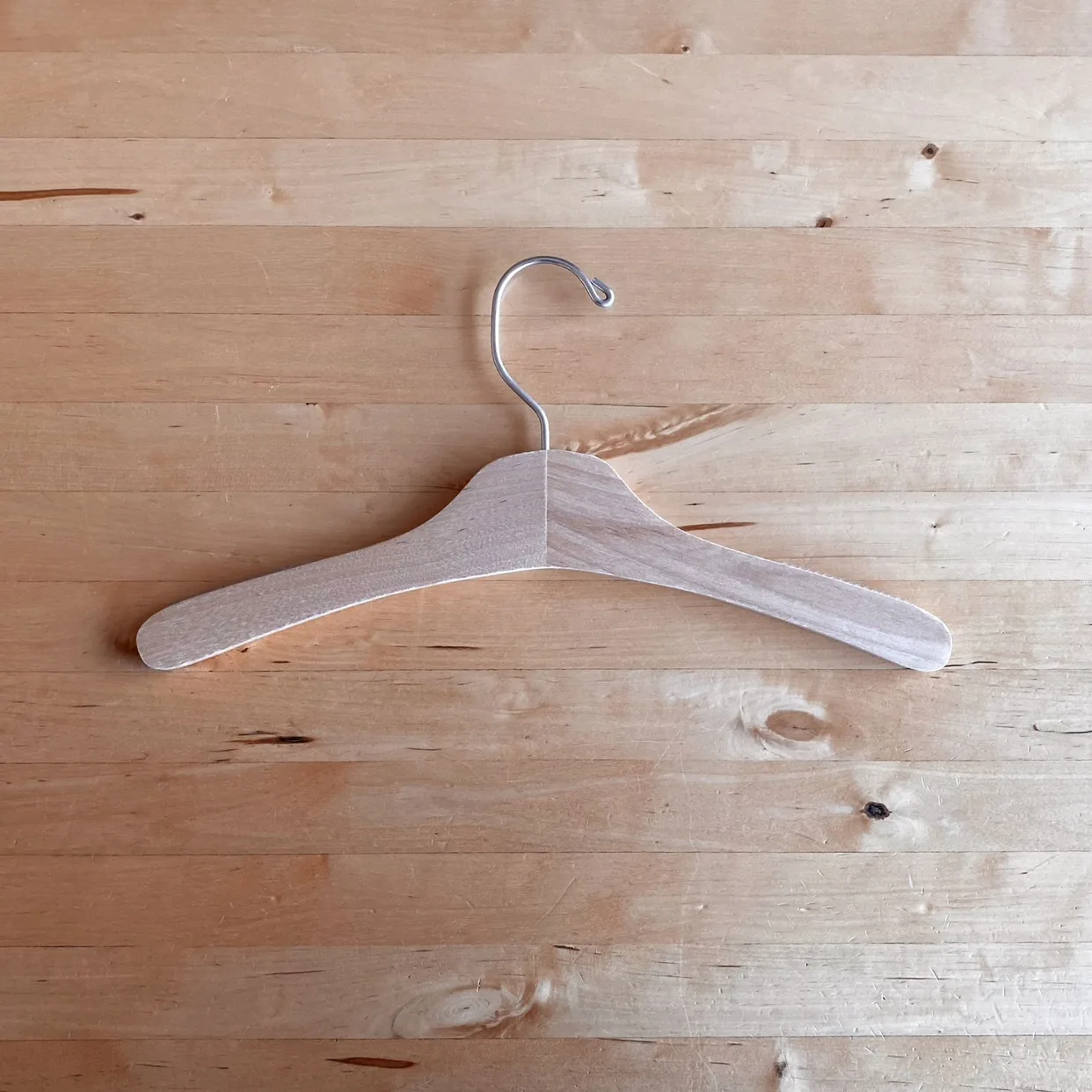 50x Kids/Youth Wood Hangers Bundle image indicator(3)