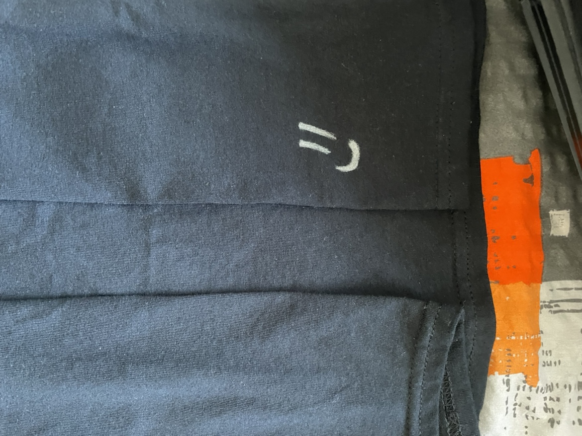 (HELP) Mr Beast Signed Collectible T-Shirt Size M - photo 4