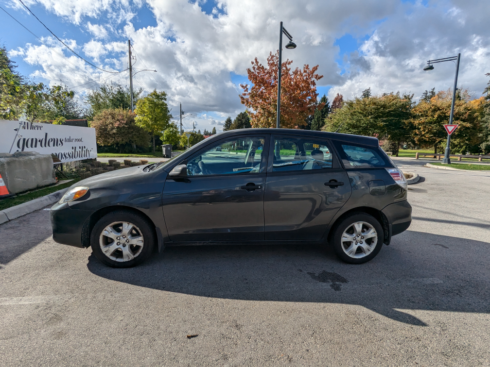 2005 Toyota Matrix - photo 2