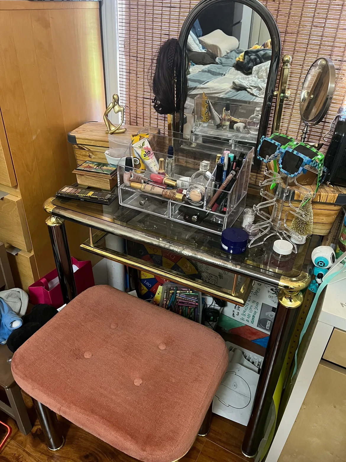 Vanity table& Stool thumbnail