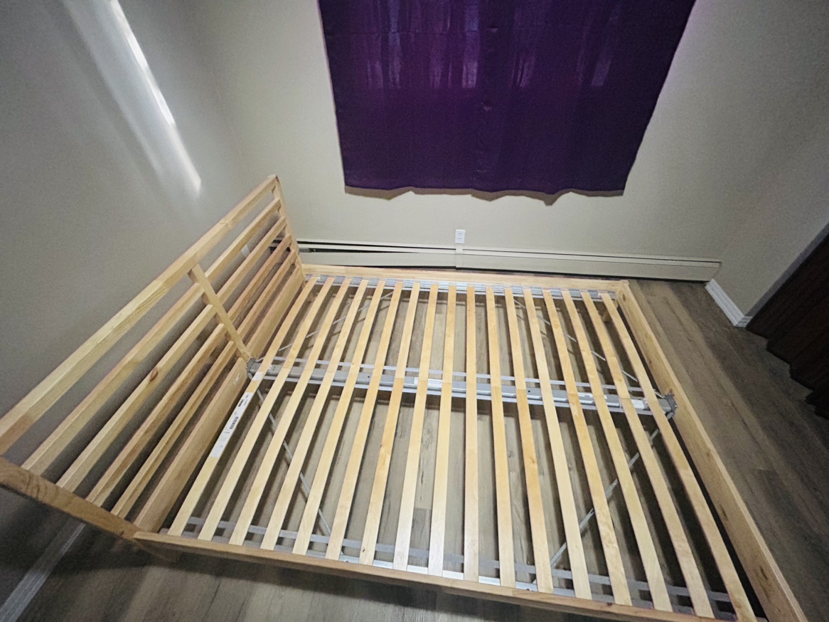 Queen bed frame - photo 3