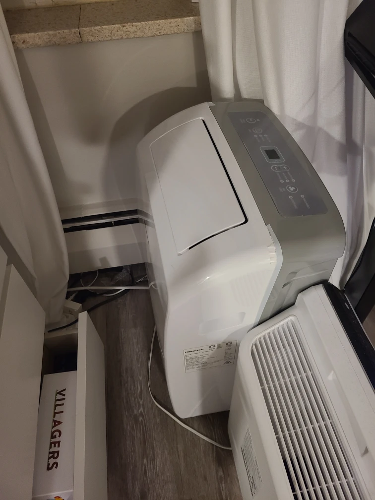 Hisense Portable Air Conditioner - photo 2
